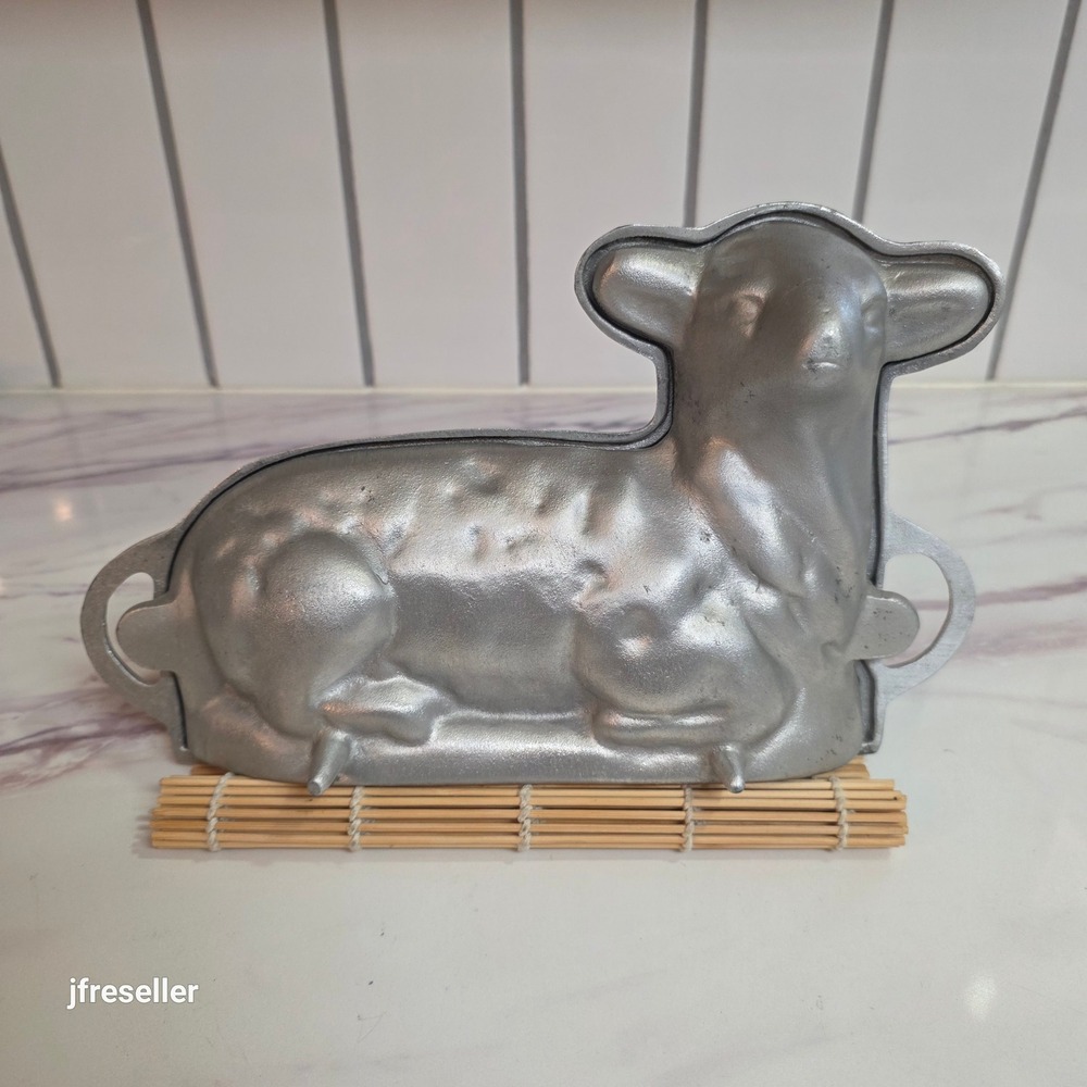 Vintage Cast Aluminum 2 Piece 3D Lamb Cake Mold Easter Spring Baking Pan 10 Inch